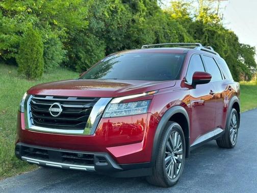 2024 Nissan Pathfinder SL 2WD