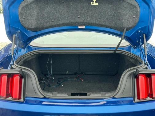 2017 Ford Mustang V6