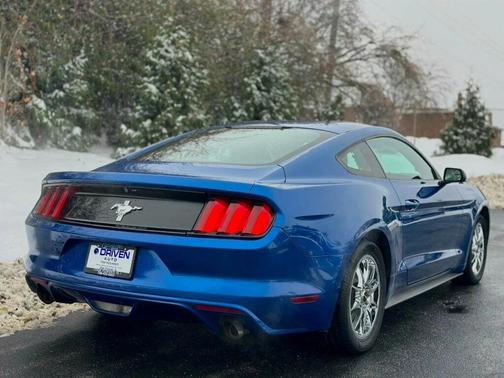 2017 Ford Mustang V6