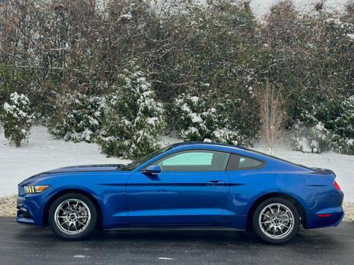 2017 Ford Mustang V6