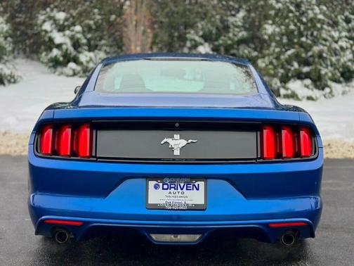 2017 Ford Mustang V6