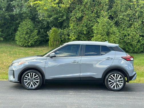2022 Nissan Kicks SV