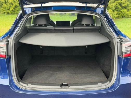 Deep Blue Metallic 2023 Tesla Model Y Long Range AWD