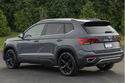 2022 Volkswagen Taos SE 4MOTION
