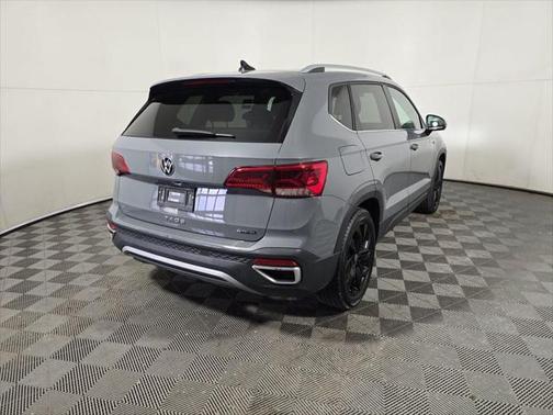 2022 Volkswagen Taos SE 4MOTION