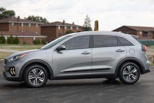 2022 Kia Niro LX