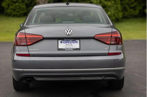 2018 Volkswagen Passat 2.0T R-Line