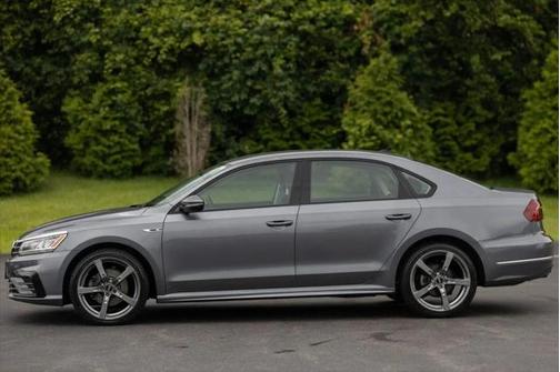 2018 Volkswagen Passat 2.0T R-Line
