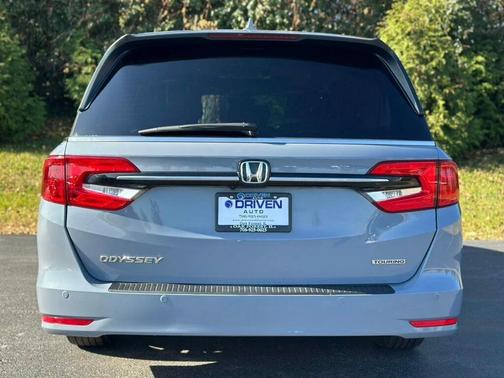 2024 Honda Odyssey Touring Automatic