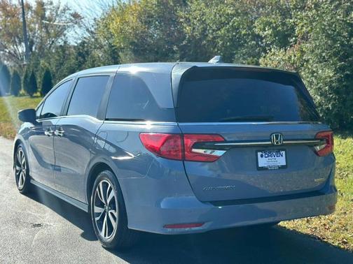 2024 Honda Odyssey Touring Automatic