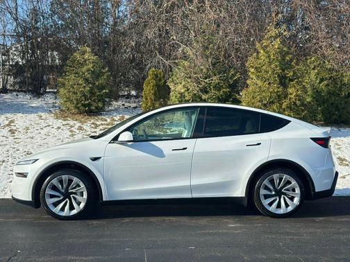 2026 Tesla Model Y Long Range AWD
