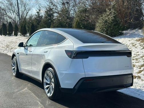 2026 Tesla Model Y Long Range AWD