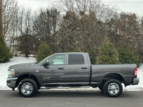 2020 RAM 2500 Tradesman 4x4 Crew Cab 6'4' Box