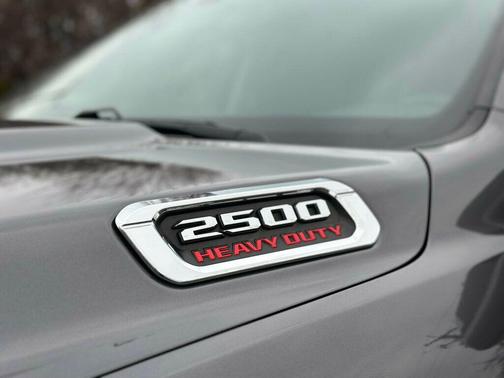 2020 RAM 2500 Tradesman 4x4 Crew Cab 6'4' Box