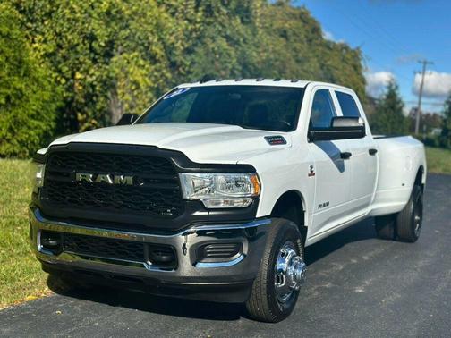 2022 RAM 3500 Tradesman 4x4 Crew Cab 8' Box