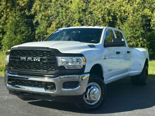 2022 RAM 3500 Tradesman 4x4 Crew Cab 8' Box