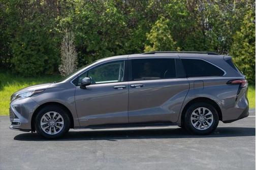 2021 Toyota Sienna XLE 7 Passenger