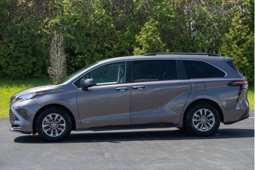 2021 Toyota Sienna XLE 7 Passenger
