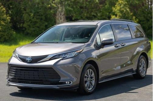 2021 Toyota Sienna XLE 7 Passenger