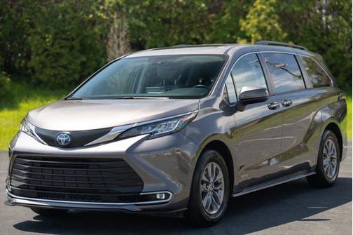 2021 Toyota Sienna XLE 7 Passenger