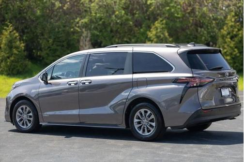 2021 Toyota Sienna XLE 7 Passenger