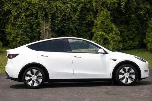2022 Tesla Model Y Long Range AWD