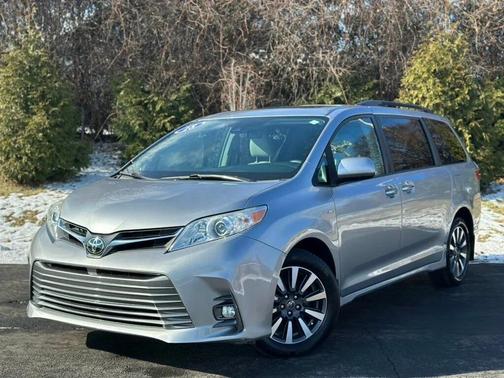 2018 Toyota Sienna XLE