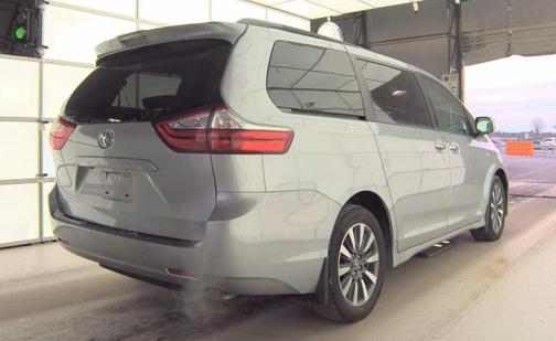 2018 Toyota Sienna XLE