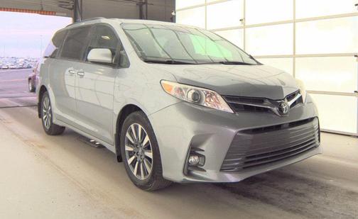 2018 Toyota Sienna XLE