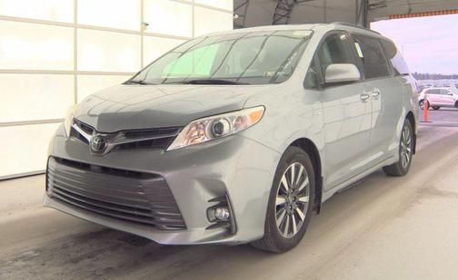 2018 Toyota Sienna XLE