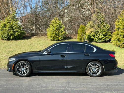 Black Sapphire Metallic 2021 BMW 330 i xDrive