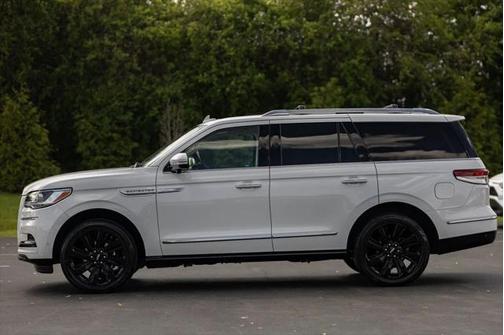 2022 Lincoln Navigator Reserve