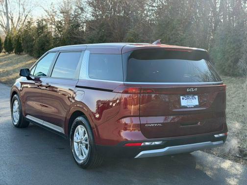 2024 Kia Carnival LX