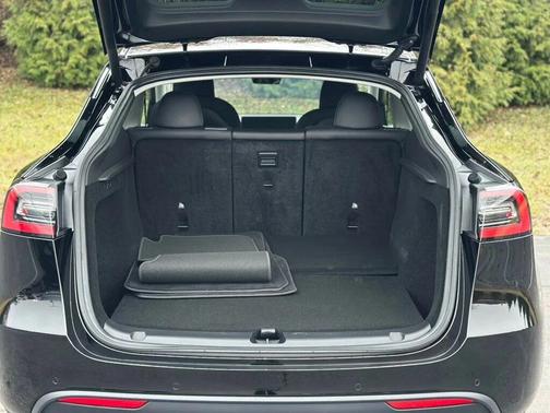 2022 Tesla Model Y Long Range AWD