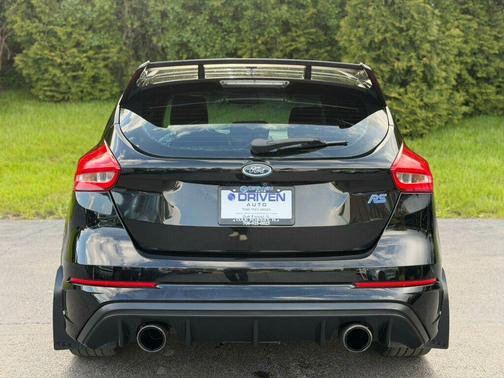 Shadow Black 2017 Ford Focus RS Base