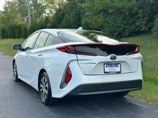 2022 Toyota Prius Prime LE
