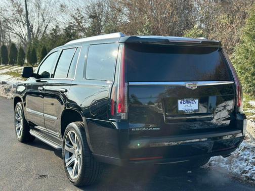 2016 Cadillac Escalade Luxury