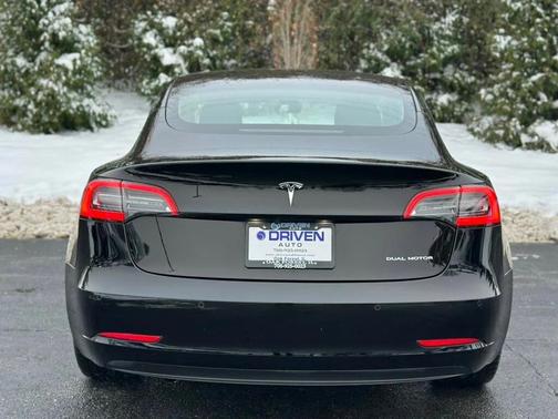 2022 Tesla Model 3 Long Range