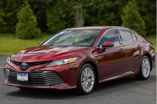 2020 Toyota Camry Hybrid XLE