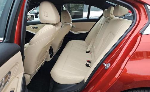 2019 BMW 330 i xDrive