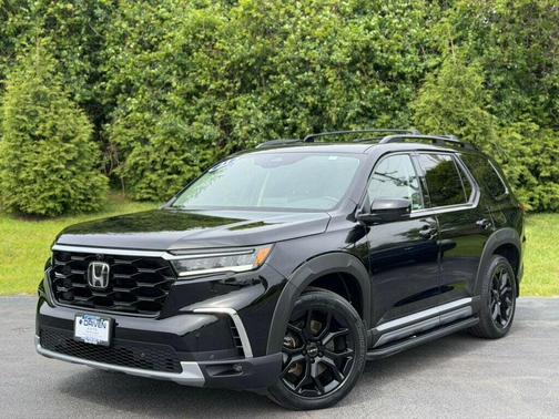 Crystal Black Pearl 2023 Honda Pilot Elite AWD