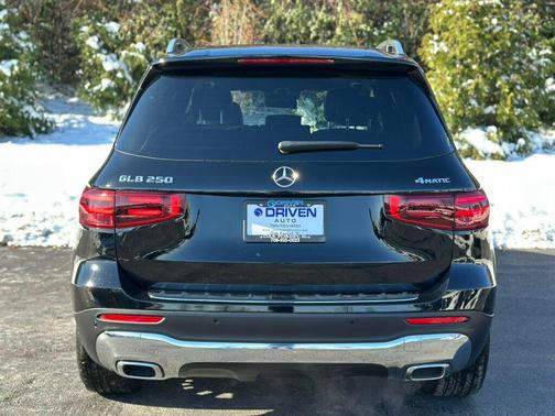 2024 Mercedes-Benz GLB 250 4MATIC