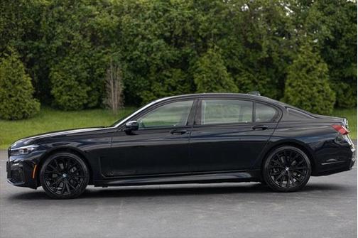 2022 BMW 740 i xDrive
