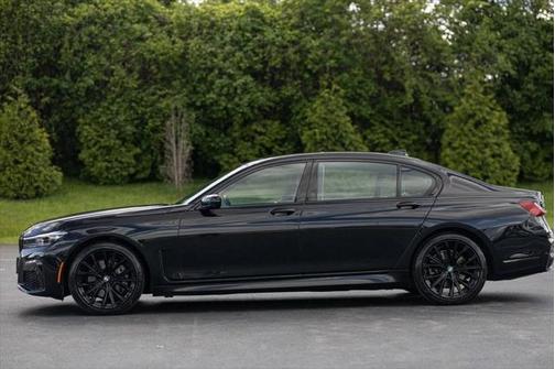 2022 BMW 740 i xDrive