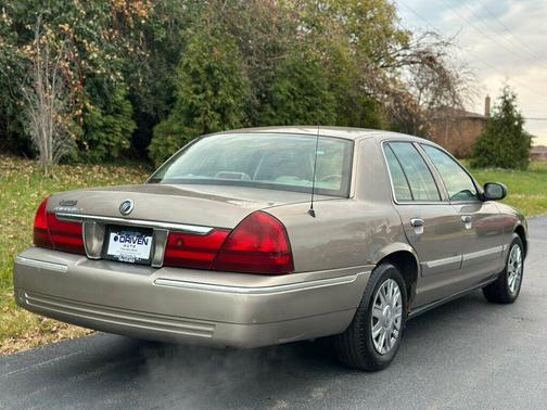 2005 Mercury Grand Marquis 4dr Sedan GS