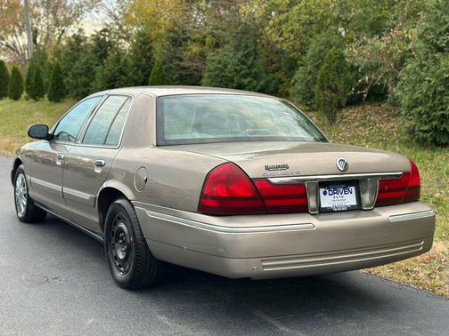 2005 Mercury Grand Marquis 4dr Sedan GS