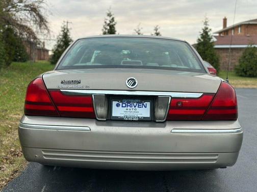 2005 Mercury Grand Marquis 4dr Sedan GS