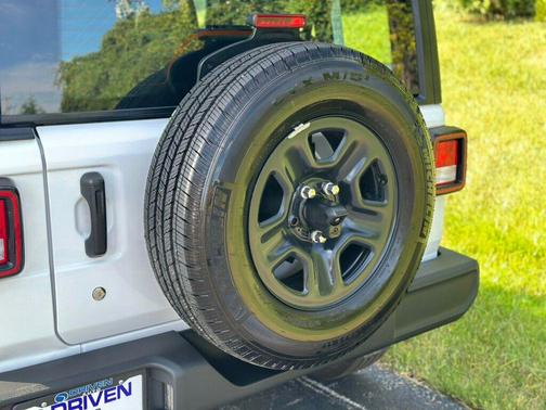 2022 Jeep Wrangler Sport