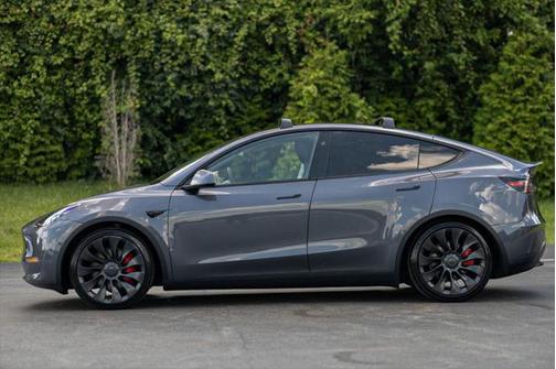 2023 Tesla Model Y Performance AWD