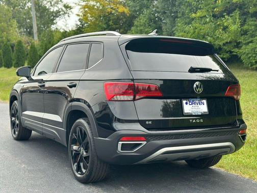 2023 Volkswagen Taos SE FWD